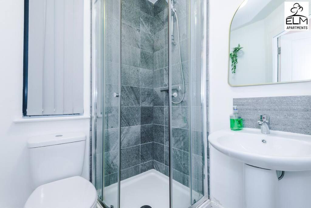 Cozy 1 Bedroom Apartment, Prime Location , Free Parking مانشستر المظهر الخارجي الصورة