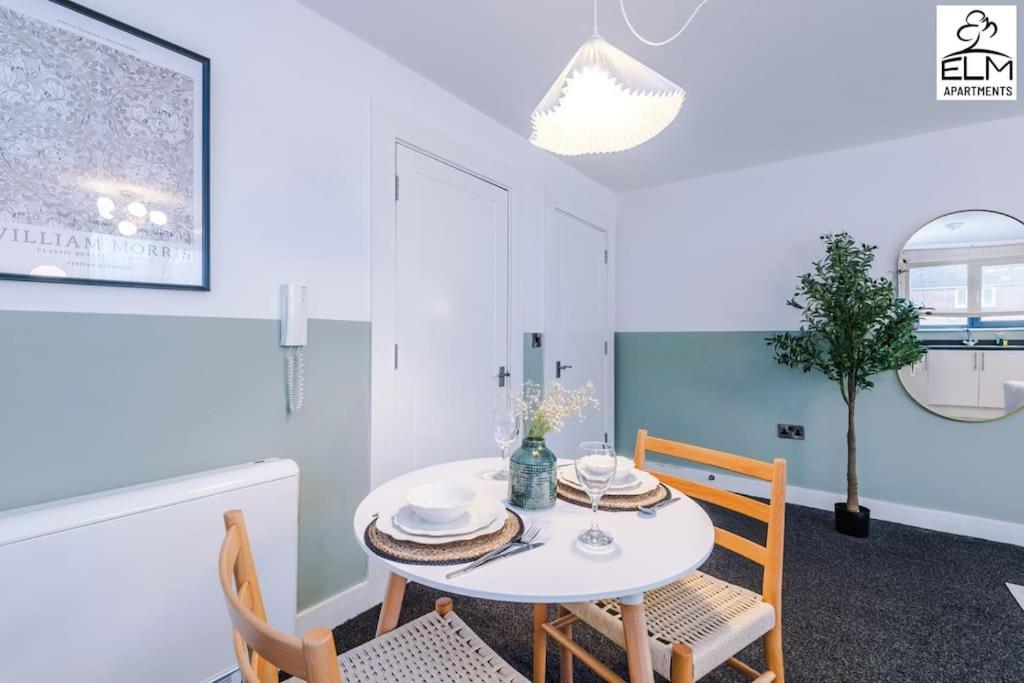 Cozy 1 Bedroom Apartment, Prime Location , Free Parking مانشستر المظهر الخارجي الصورة